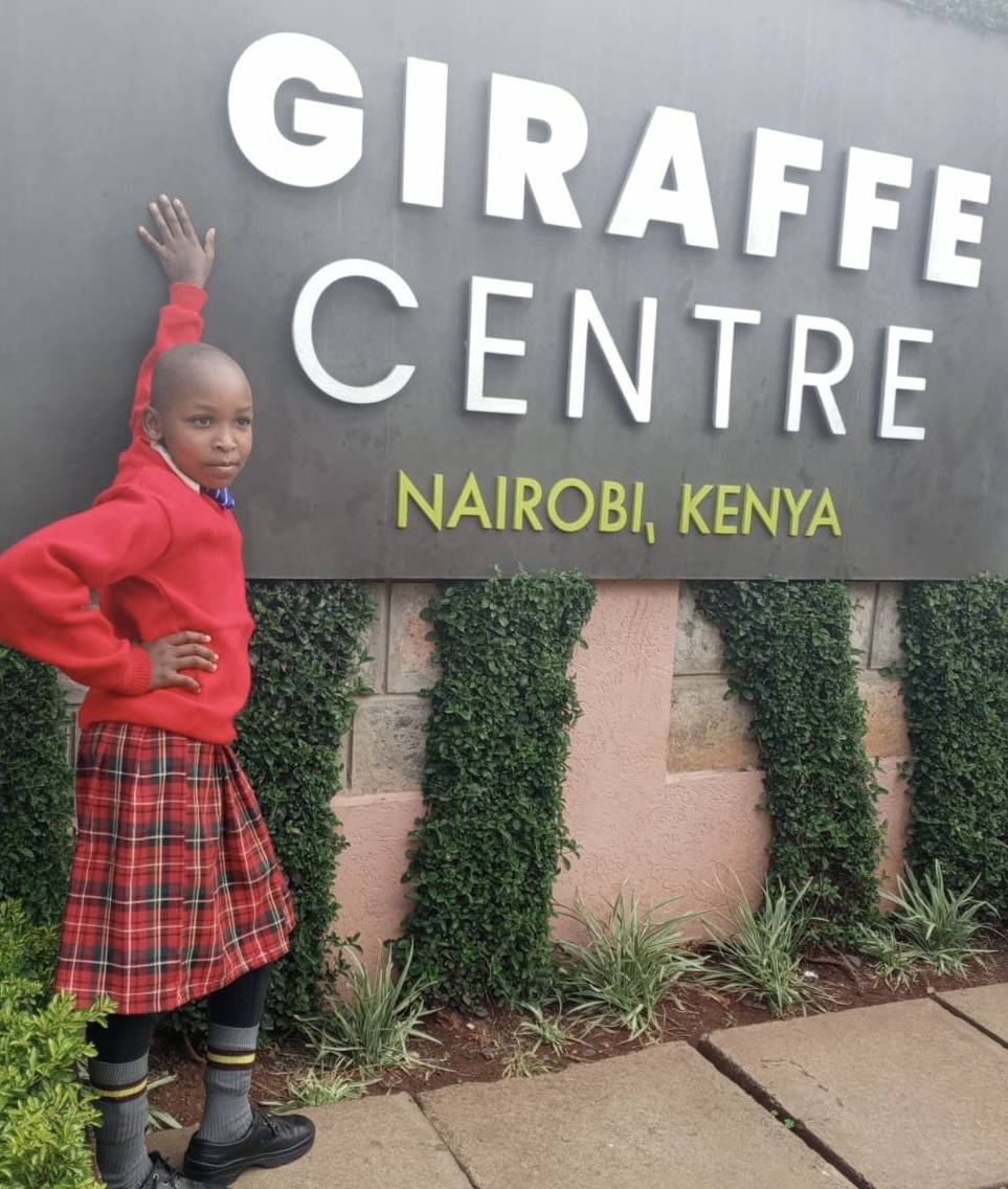 Giraffe-Cnt-sign2-Keneni-June26